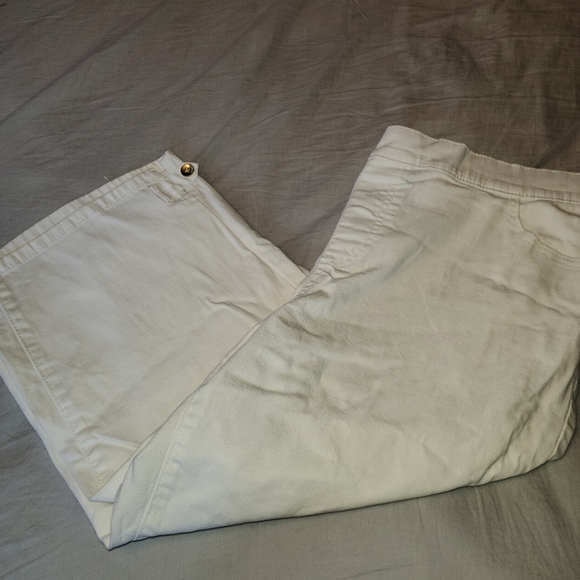 Catherines Pants - Womans Xl capris. Timeless fit by Catherine!